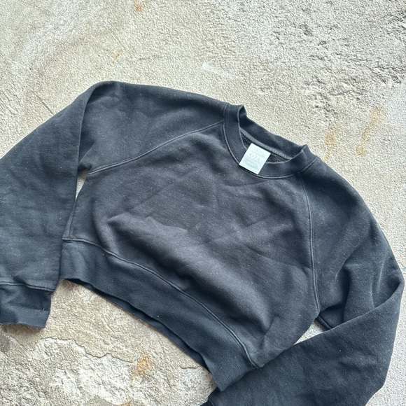 Black Cropped Sweatshirt TNA - Picture 2 of 5